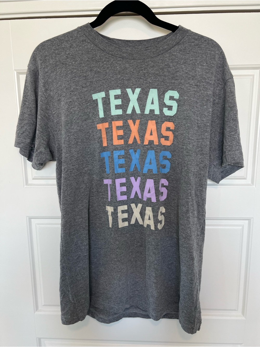 Women's Gray 'Texas' Short Sleeve Graphic Tee - Multicolor Print